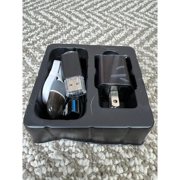Divine Charger USB W/Spy Camera - Picture 2 of 5